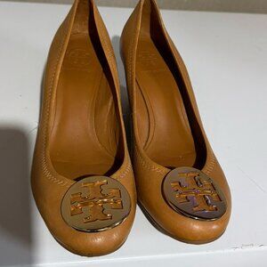 Tory Burch Chelsea Wedge Pumps, Tan Leather, Women's 9